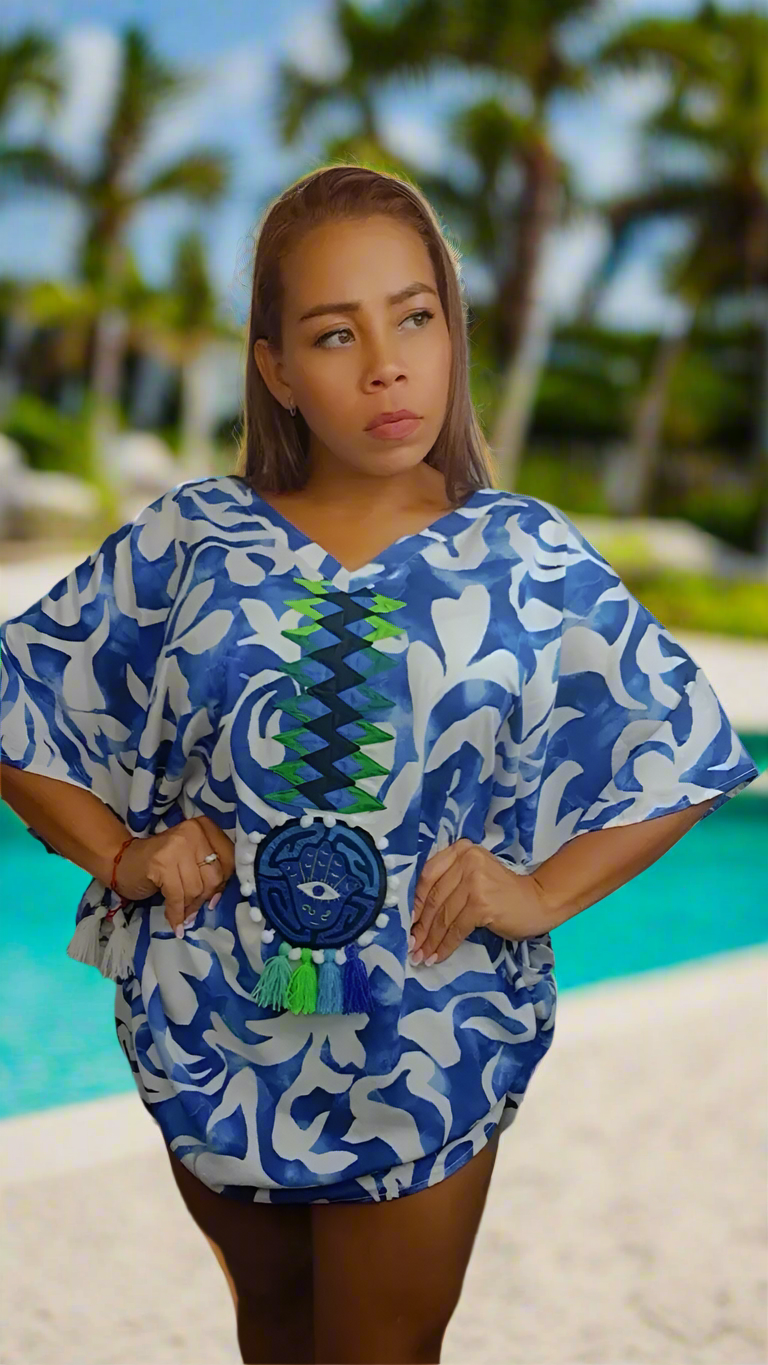 Ombre Pinta Mola Poncho Azulejo | Hamsa Collection